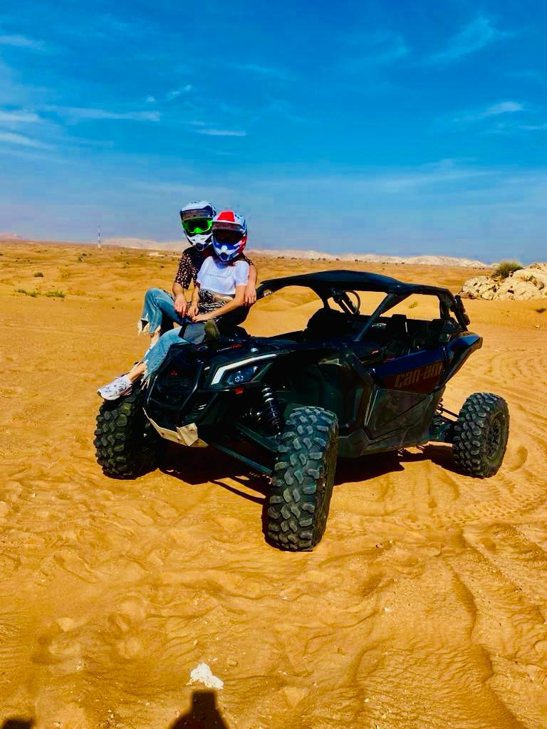 Couple dune buggy tour Dubai